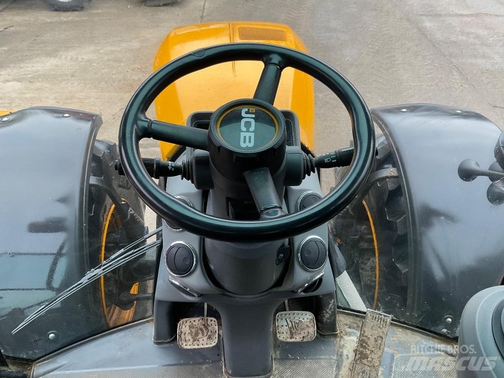 JCB Fastrac 4220 Traktory
