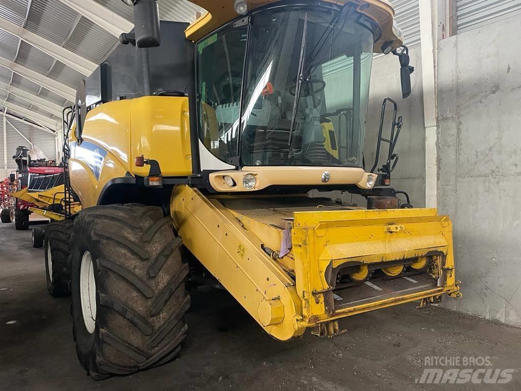New Holland CX 820 Kombinované zberacie stroje