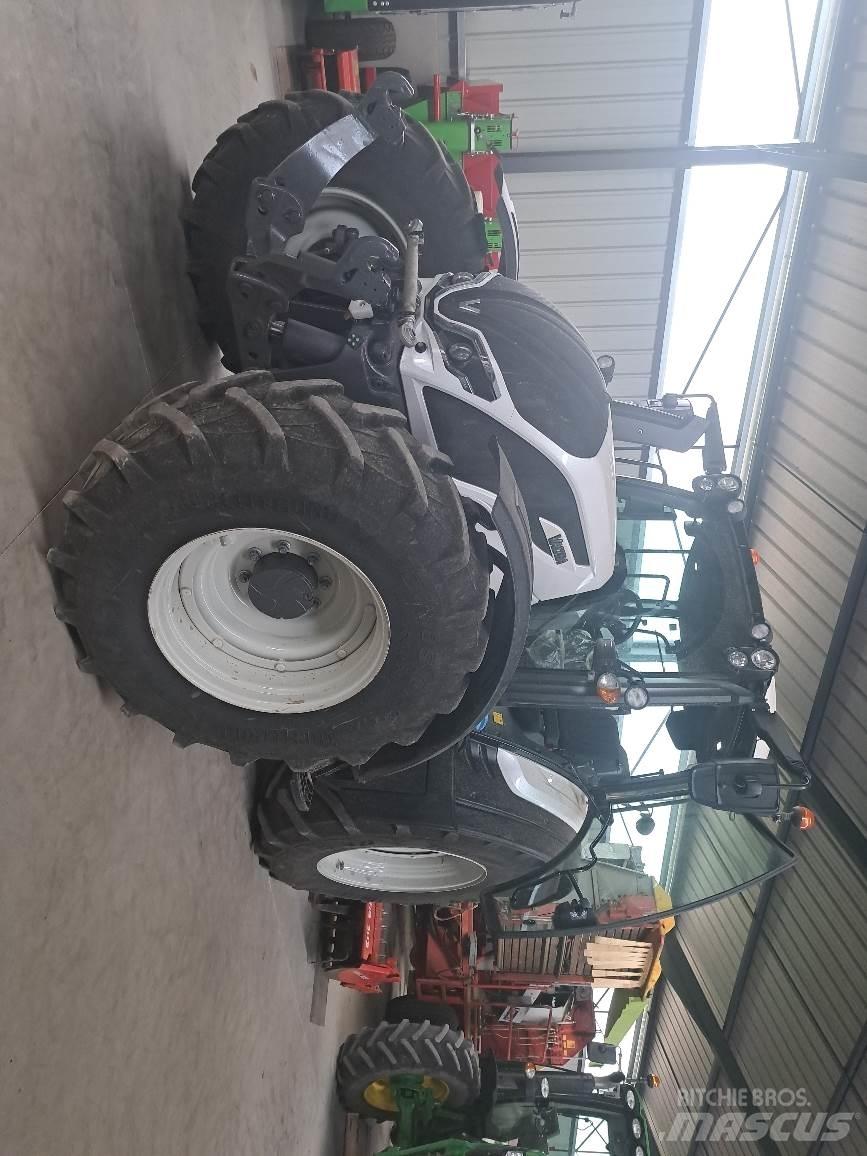 Valtra N155 Traktory