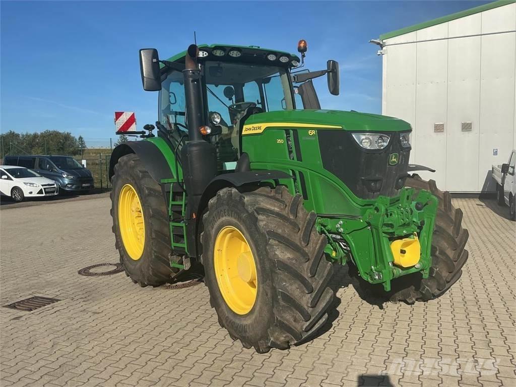 John Deere 6R 250 Traktory