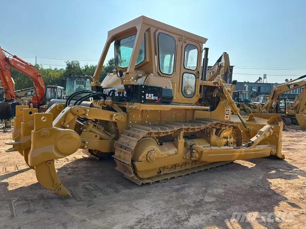 CAT D7G Pásové dozéry