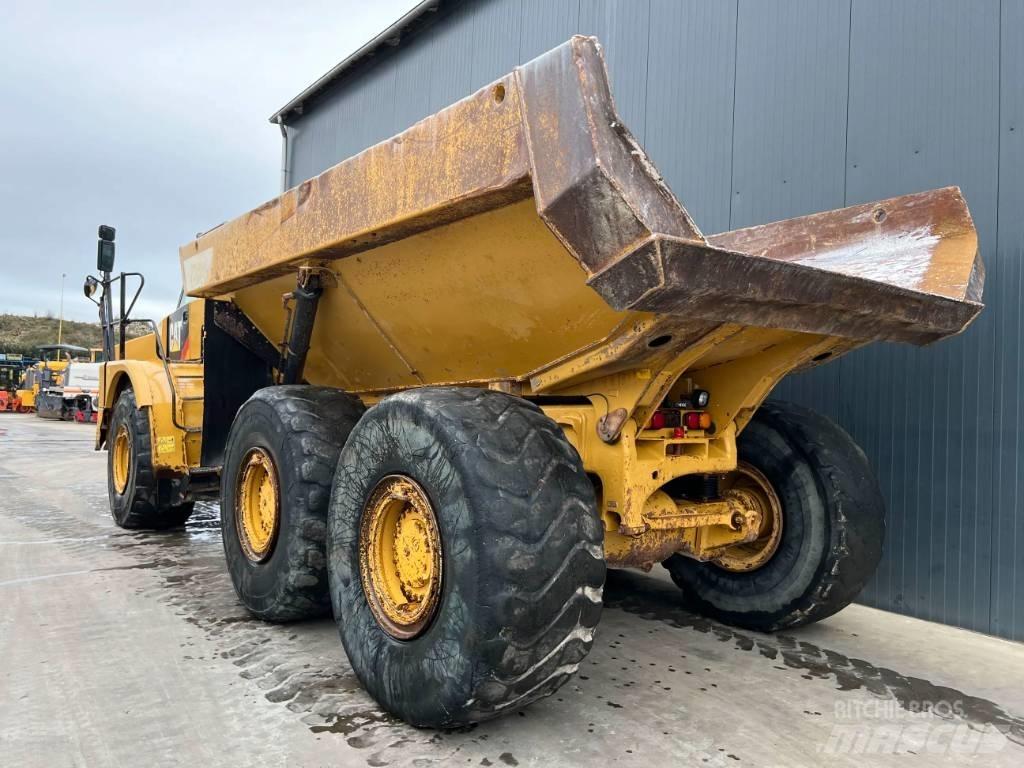 CAT 735B Kĺbové nákladné autá