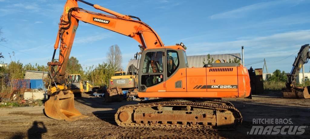 Doosan 225 LC Pásové rýpadlá