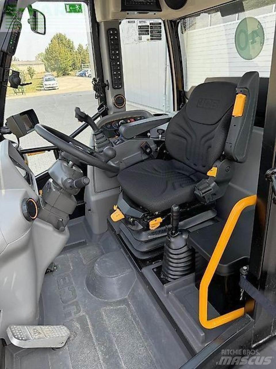JCB tm 320 agri Kolesové nakladače