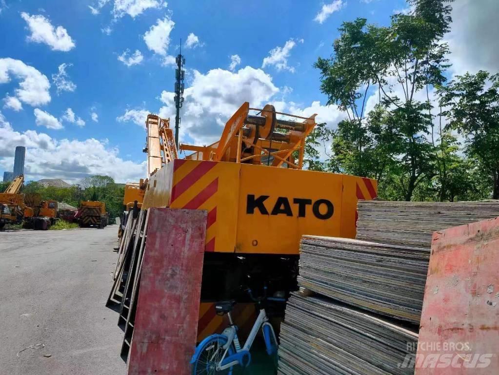 Kato NK 400 E Univerzálne terénne žeriavy