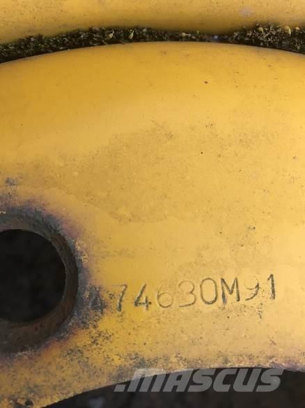  MASSEY FRONT WHEEL Pneumatiky, kolesá a ráfiky