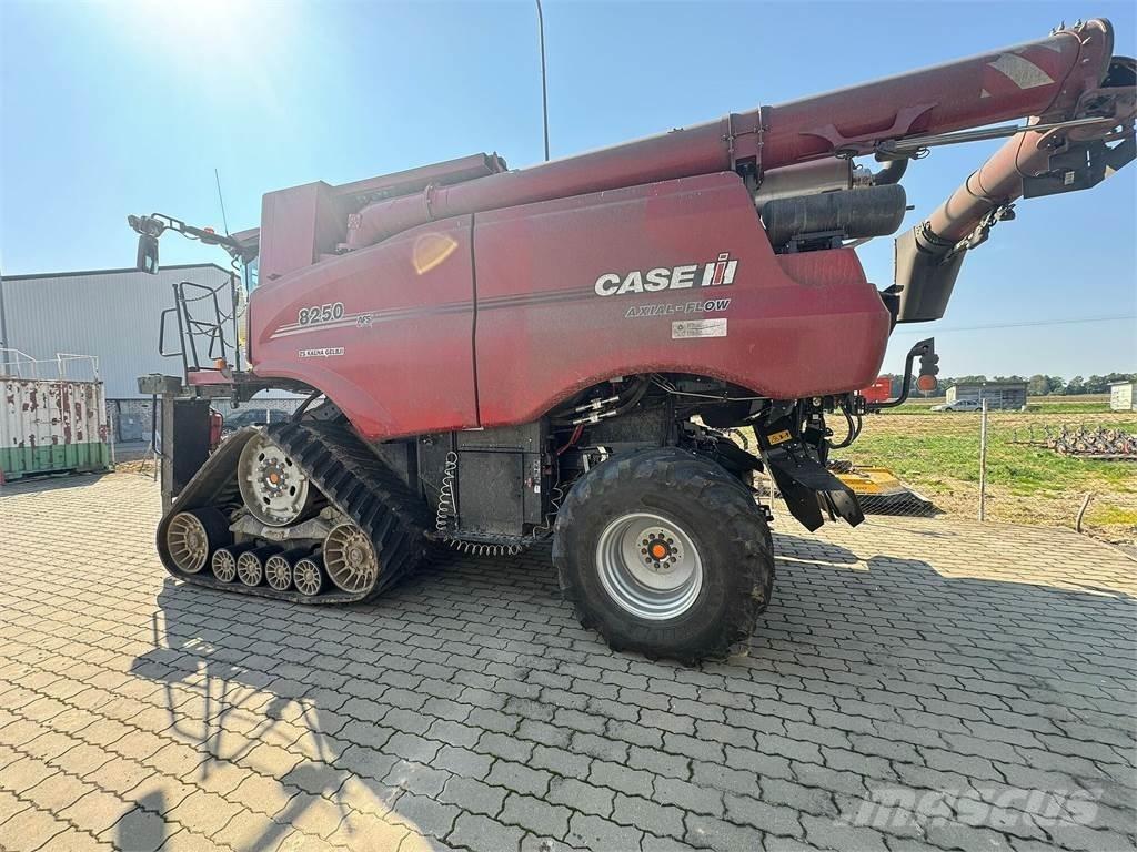 Case IH IH 8250 Kombinované zberacie stroje