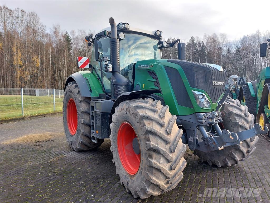 Fendt 824 Vario Traktory