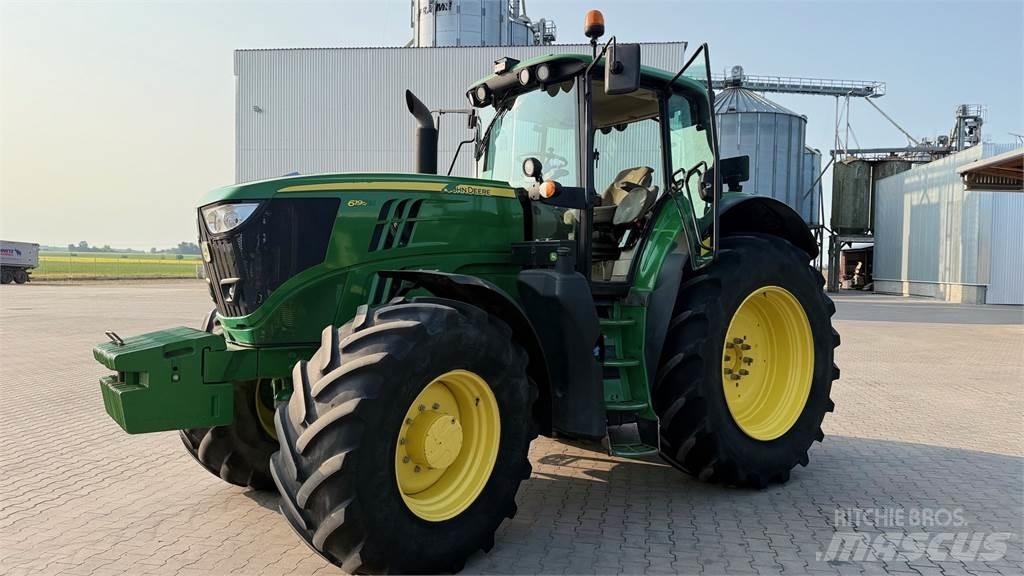 John Deere 6195M Traktory