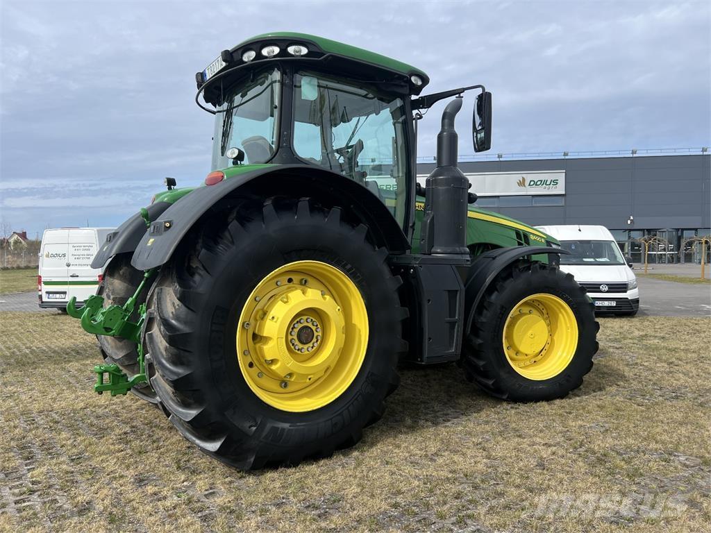John Deere 8400R Traktory