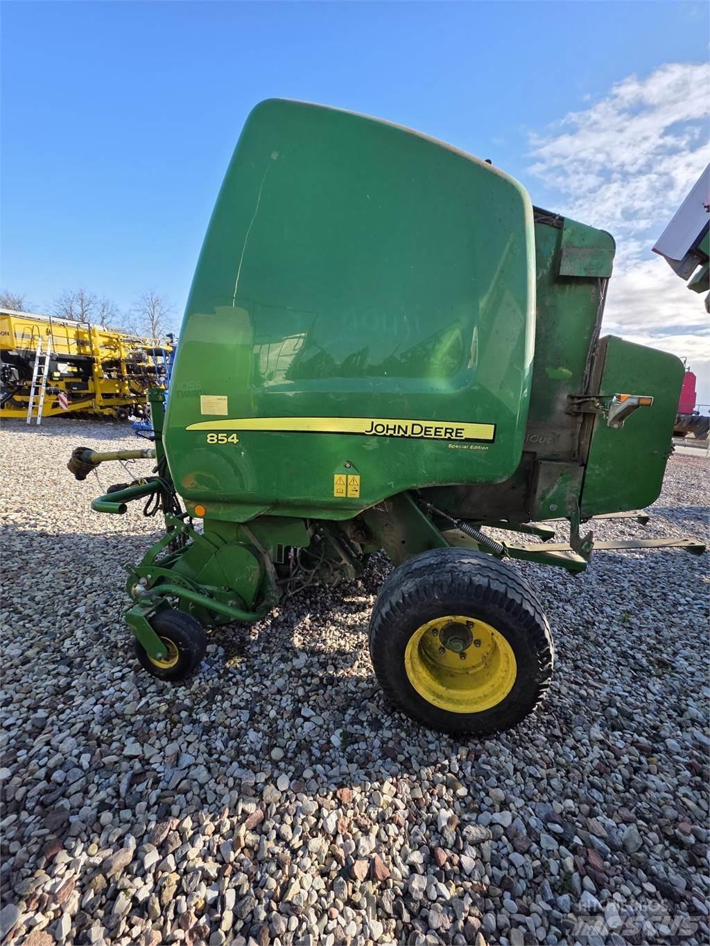 John Deere 854 Lisy na okrúhle balíky