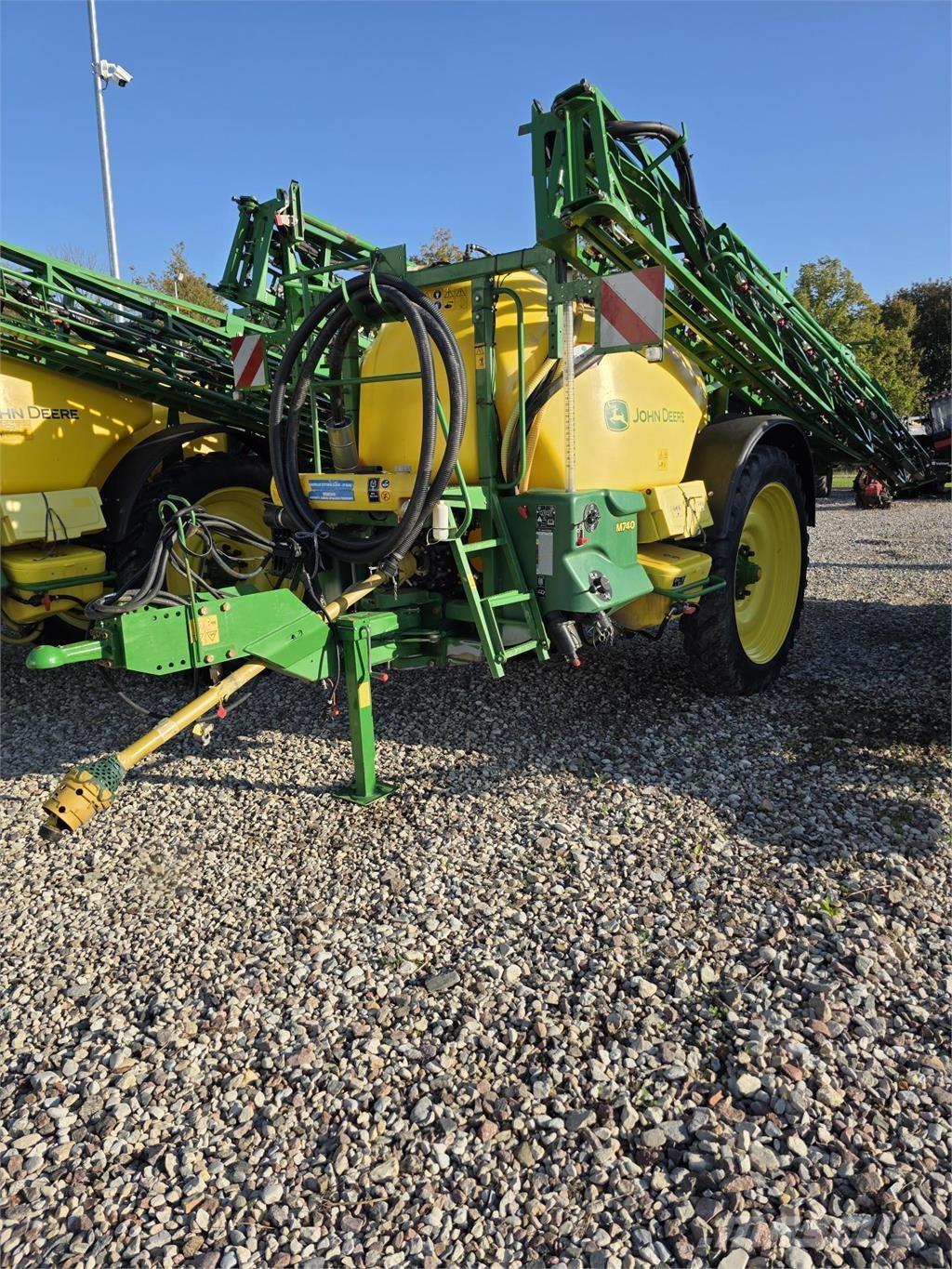 John Deere M740 Ťahané postrekovače