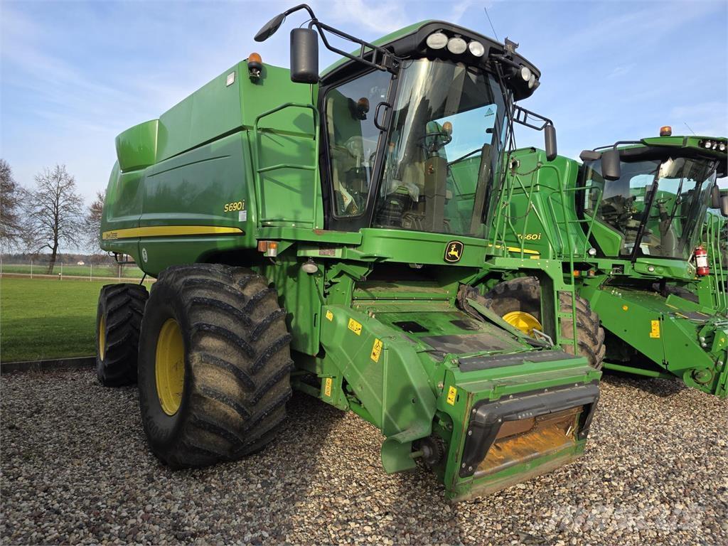 John Deere S690 Kombinované zberacie stroje