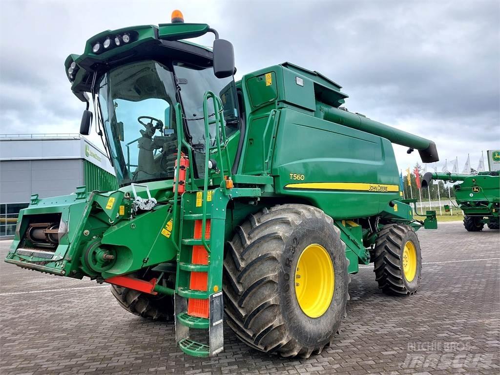 John Deere T560 Kombinované zberacie stroje