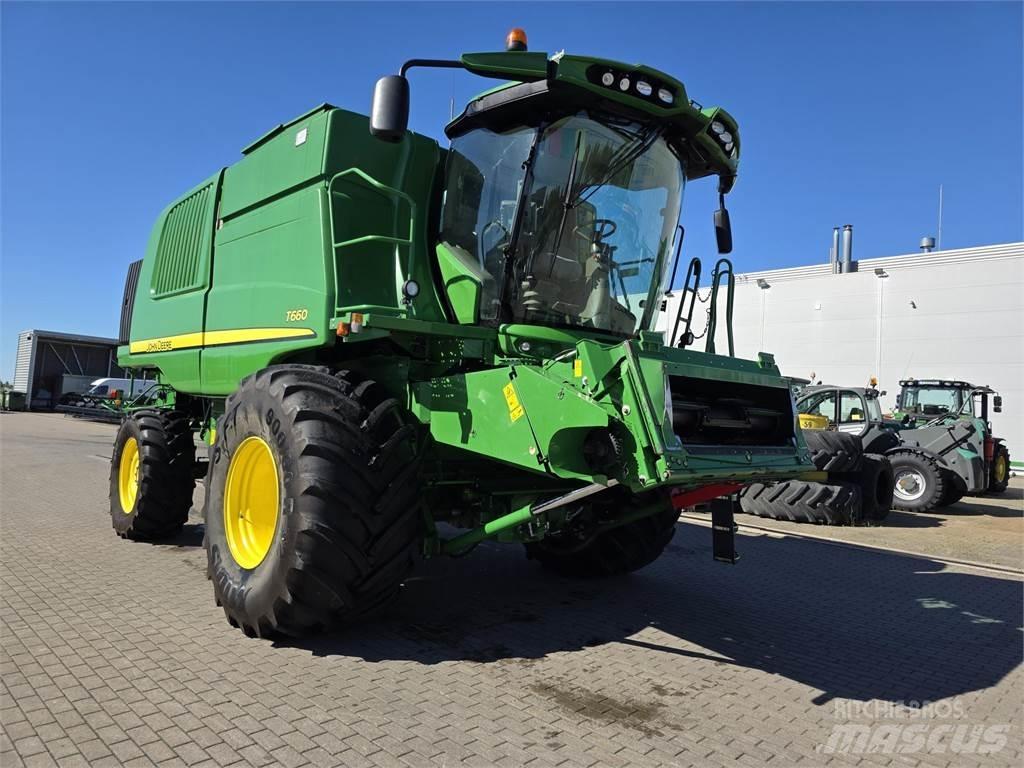John Deere T660 Kombinované zberacie stroje
