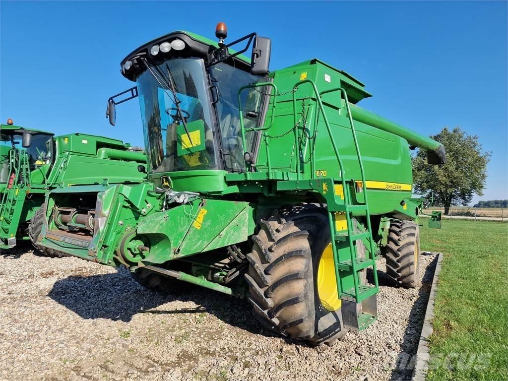 John Deere T670 Kombinované zberacie stroje