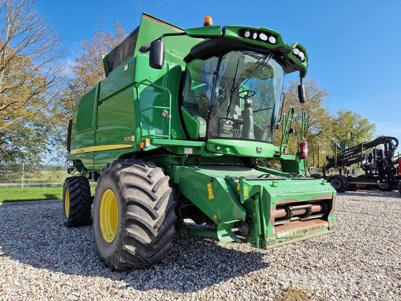 John Deere T670 Kombinované zberacie stroje