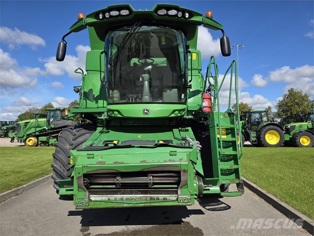 John Deere T670 Kombinované zberacie stroje