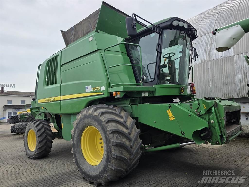 John Deere T670 Kombinované zberacie stroje