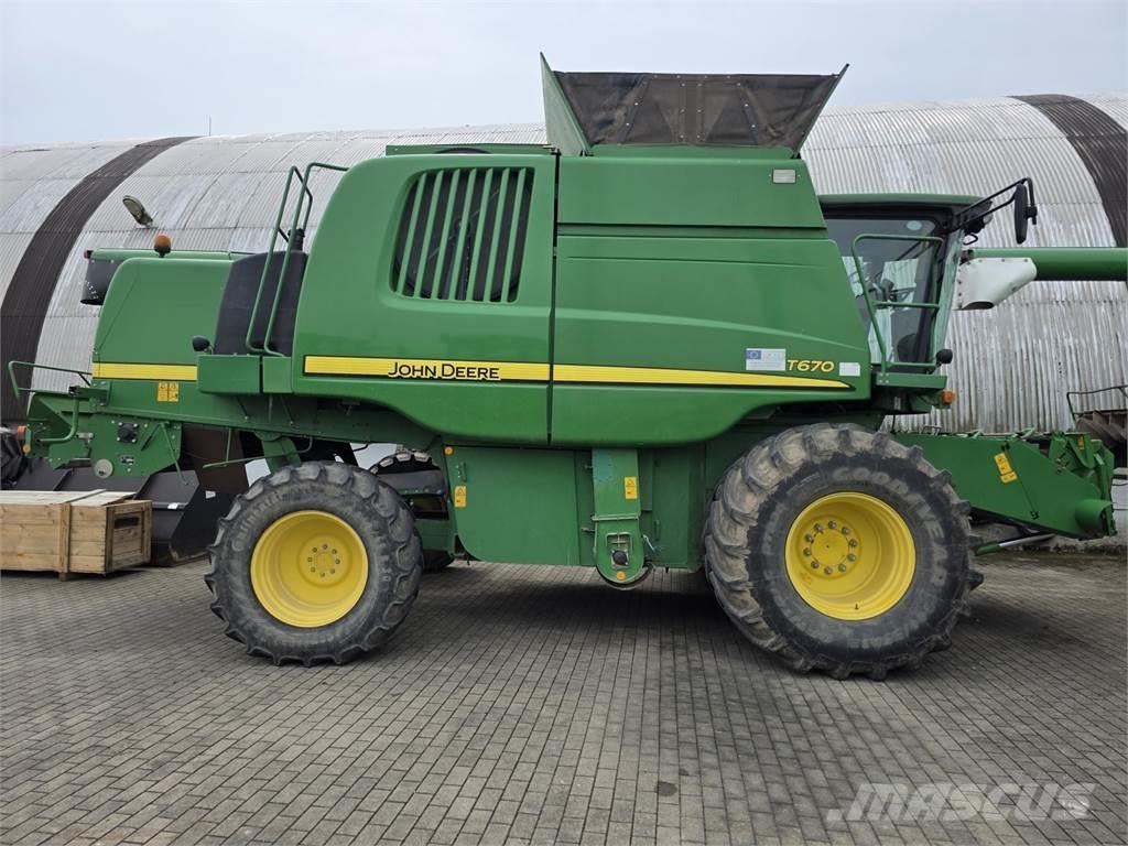John Deere T670 Kombinované zberacie stroje