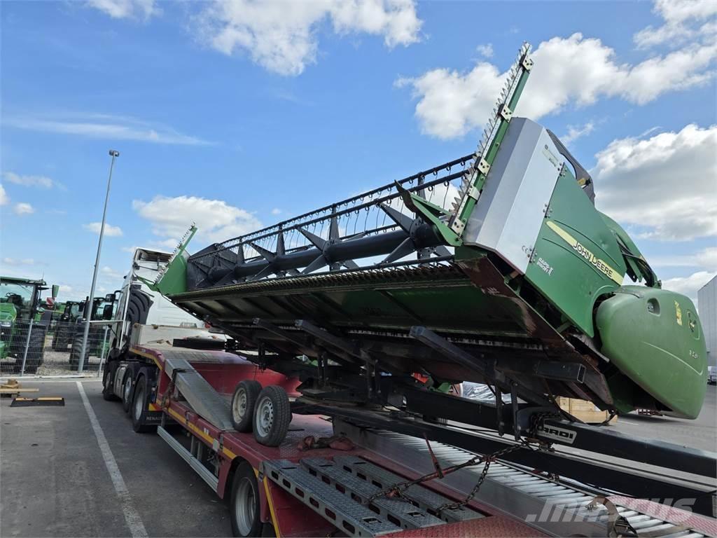 John Deere T670 Kombinované zberacie stroje