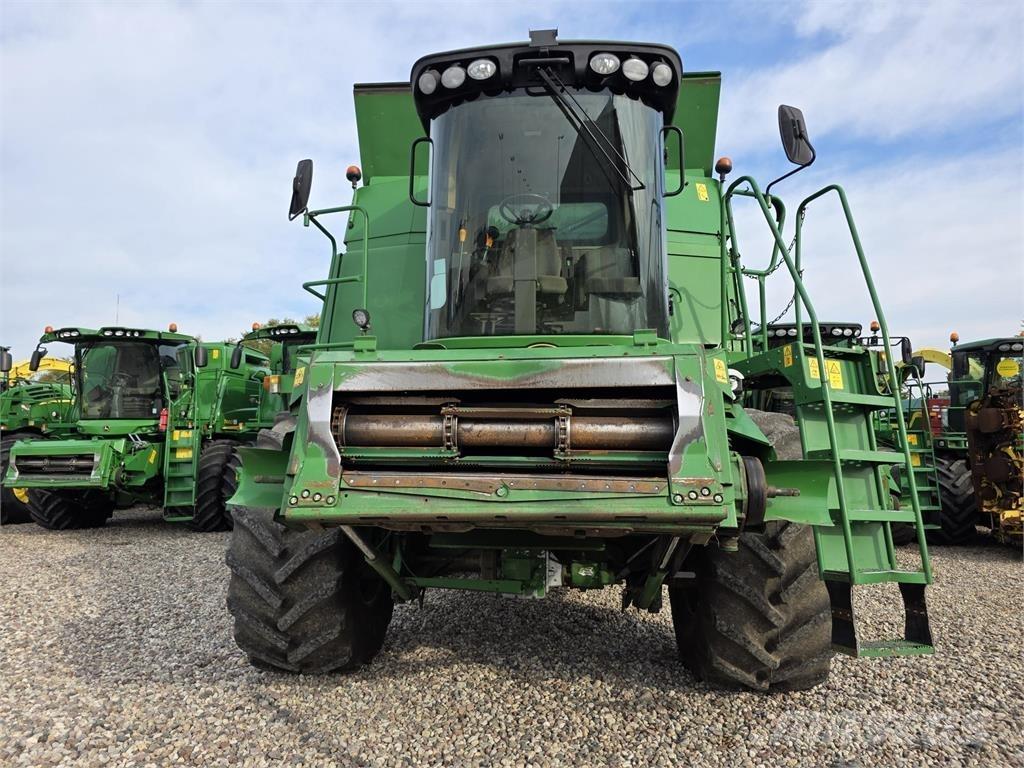 John Deere T670 Kombinované zberacie stroje