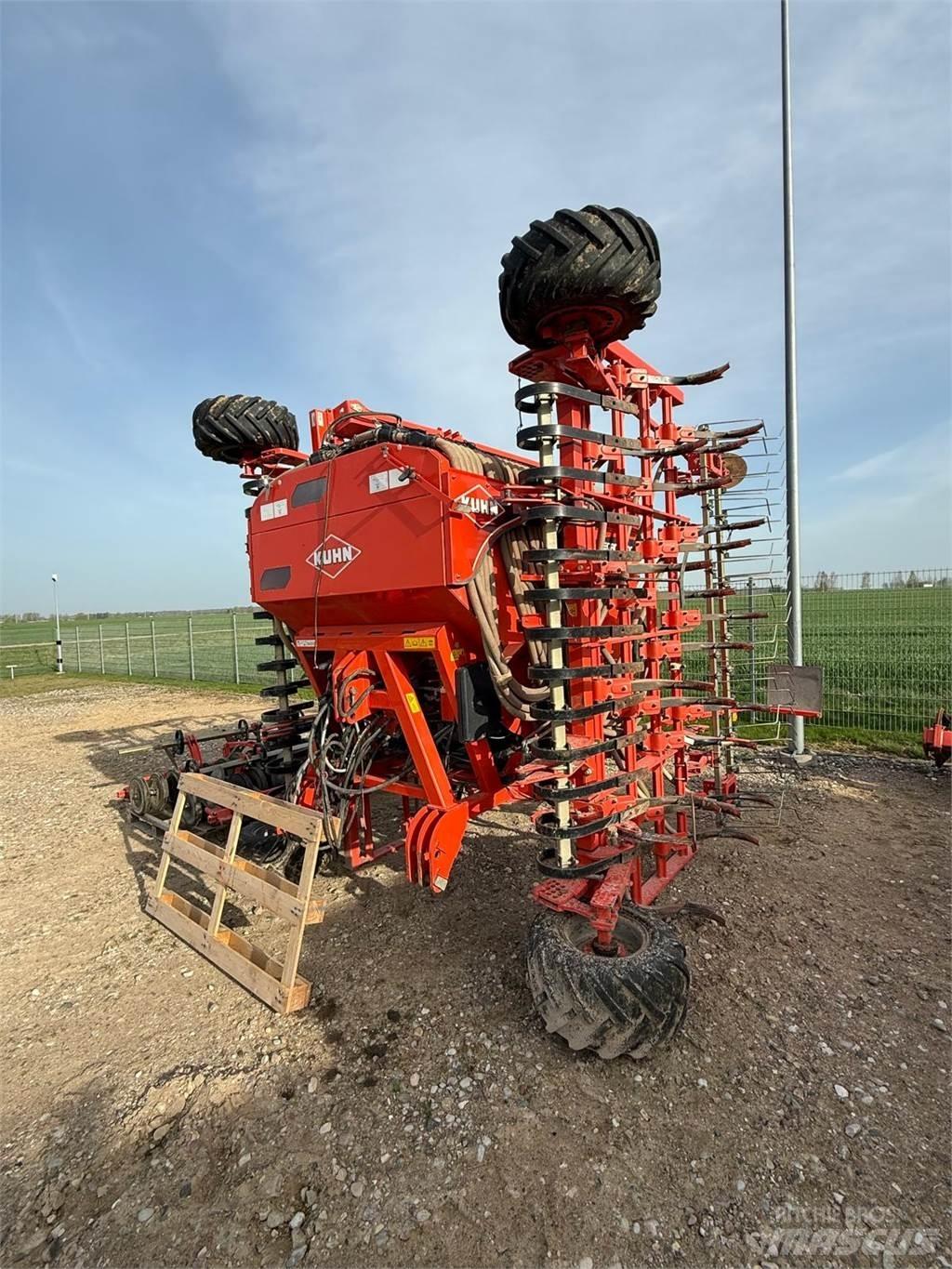 Kuhn MEGANT 600 Iné