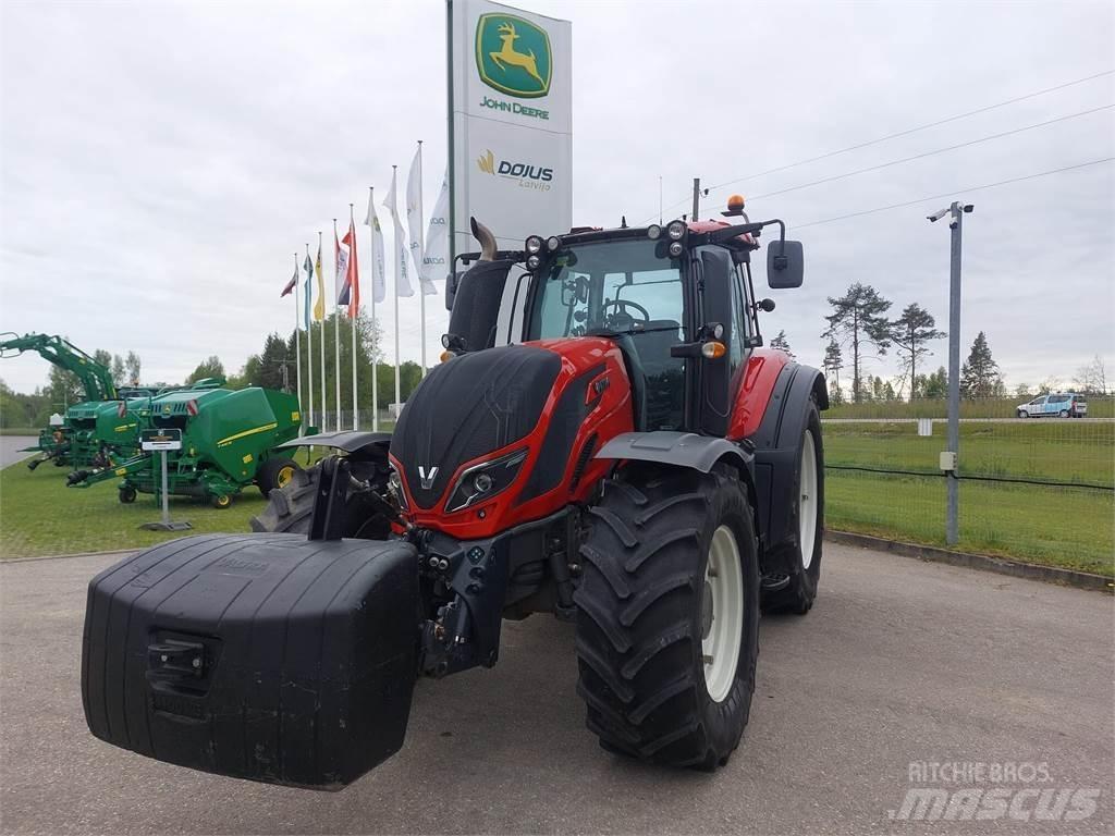 Valtra T234 Traktory