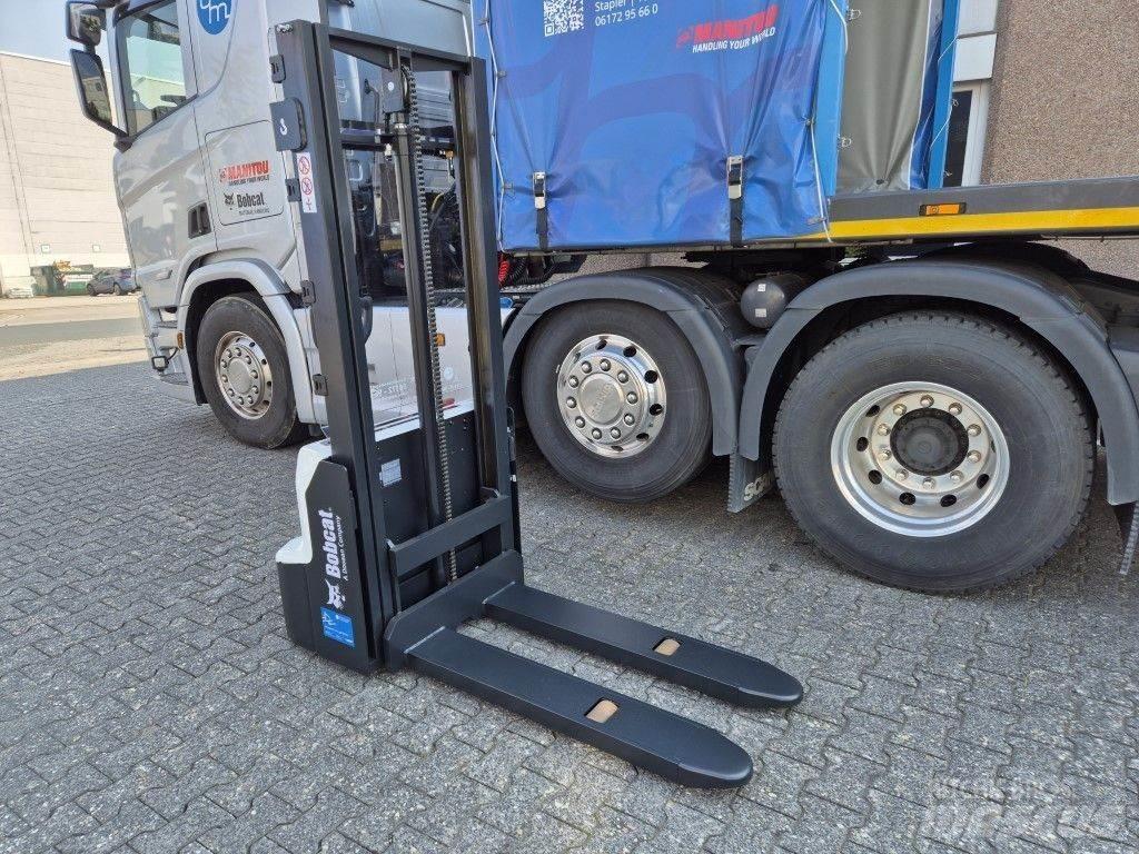 Bobcat LSM12N Ručne vedené vysokozdvižné vozíky
