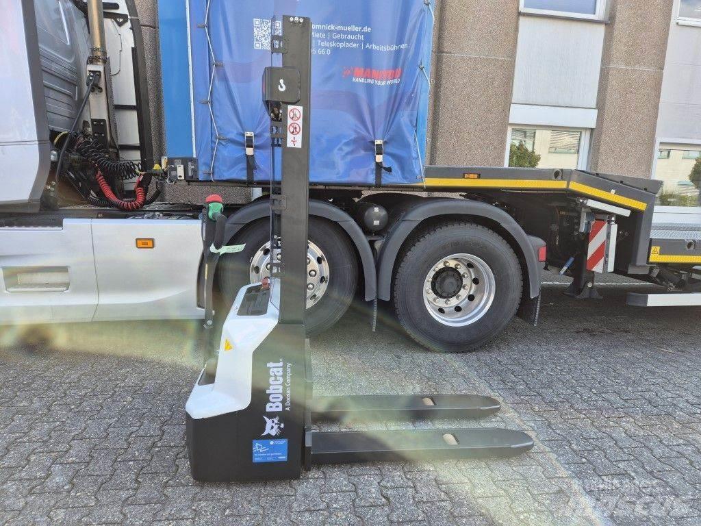 Bobcat LSM12N Ručne vedené vysokozdvižné vozíky