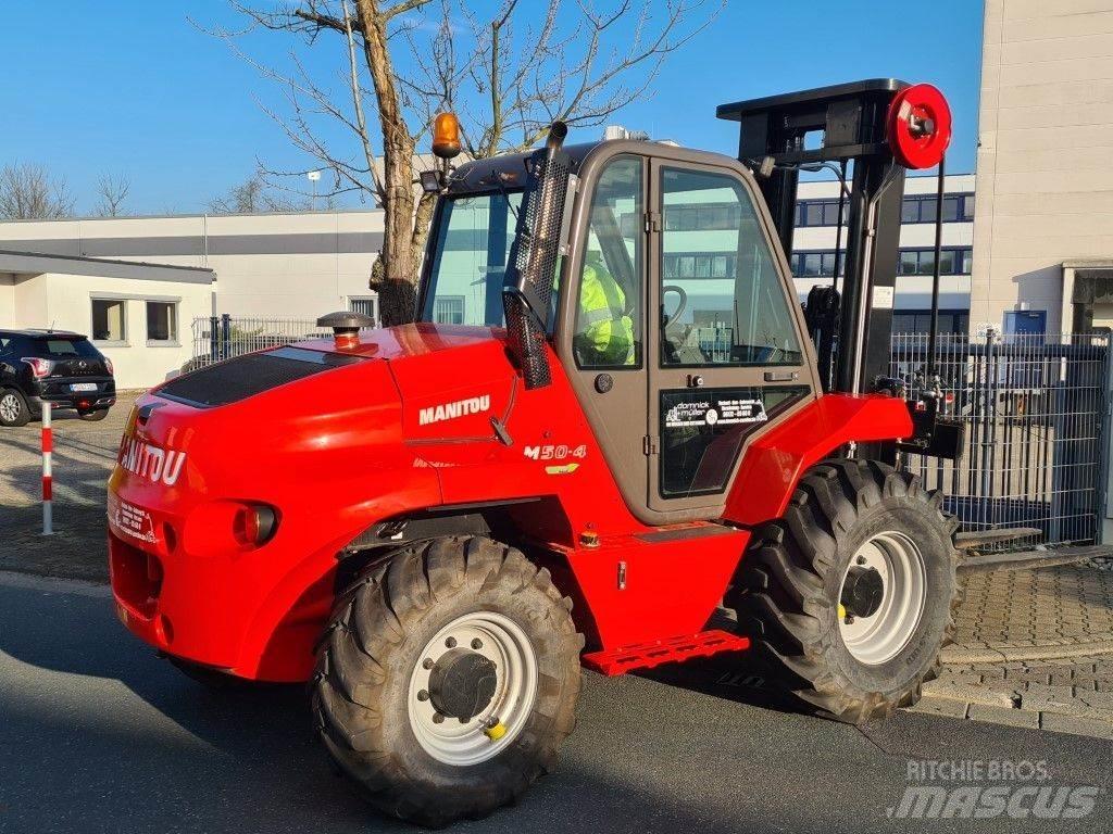 Manitou M50.4 Terénne vysokozdvižné vozíky
