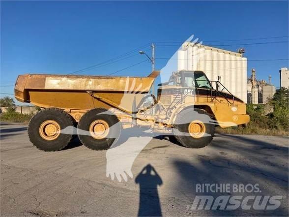 CAT 740 Kĺbové nákladné autá