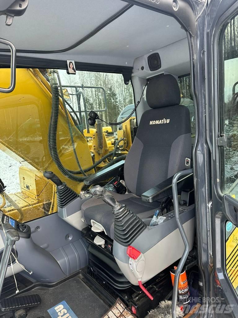 Komatsu PC210LC-11 Pásové rýpadlá