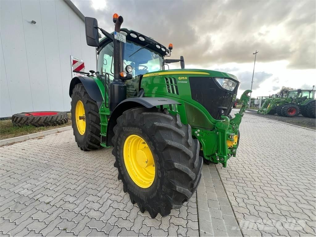 John Deere 6215 R Traktory