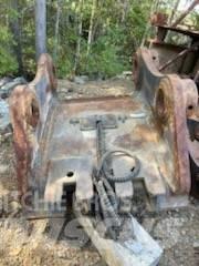 CAT 5110 B Pásové rýpadlá