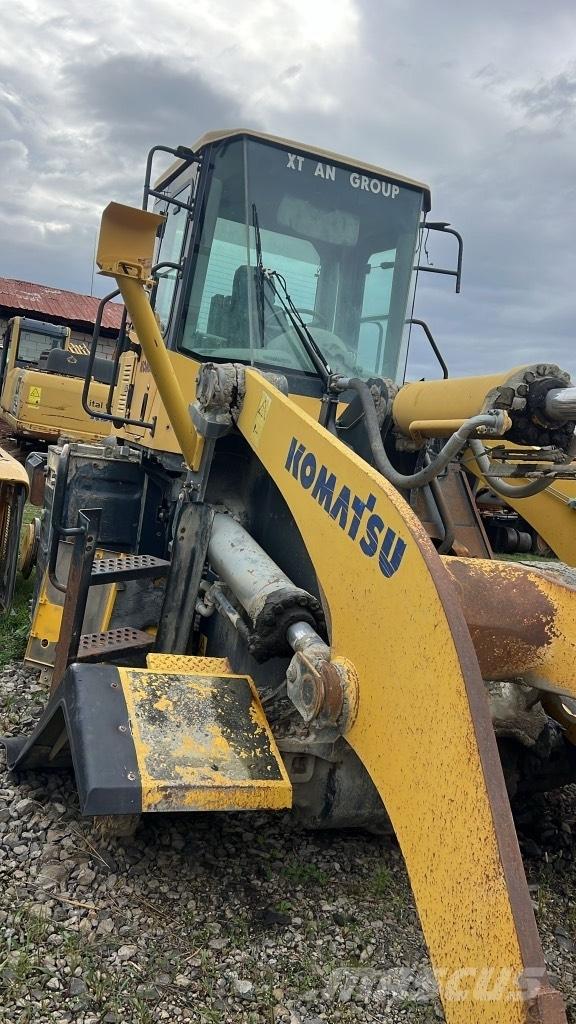 Komatsu WA 470-5H Výložníky a lyžice