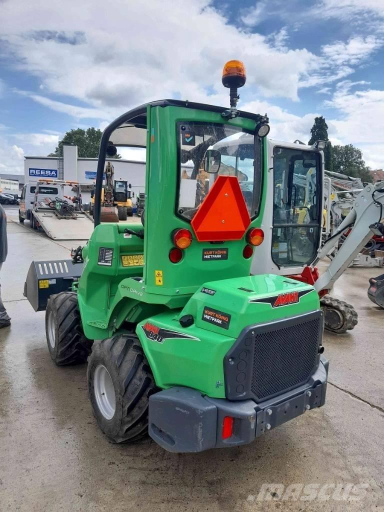 Avant 640i Šmykom riadené nakladače