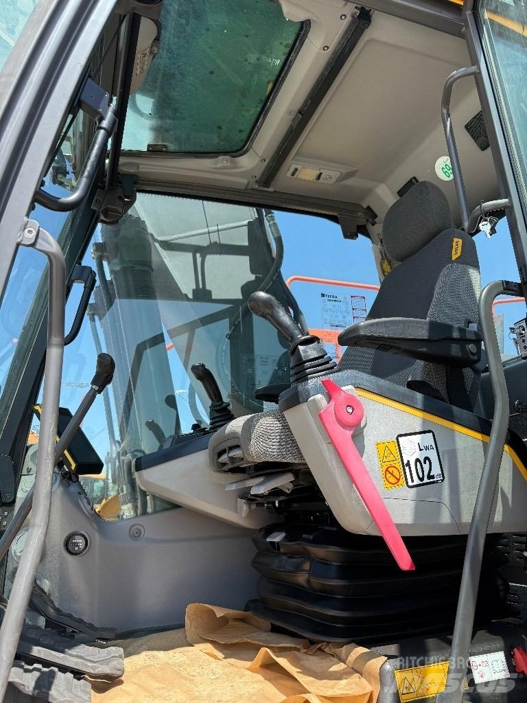 Volvo EC 220 E Pásové rýpadlá