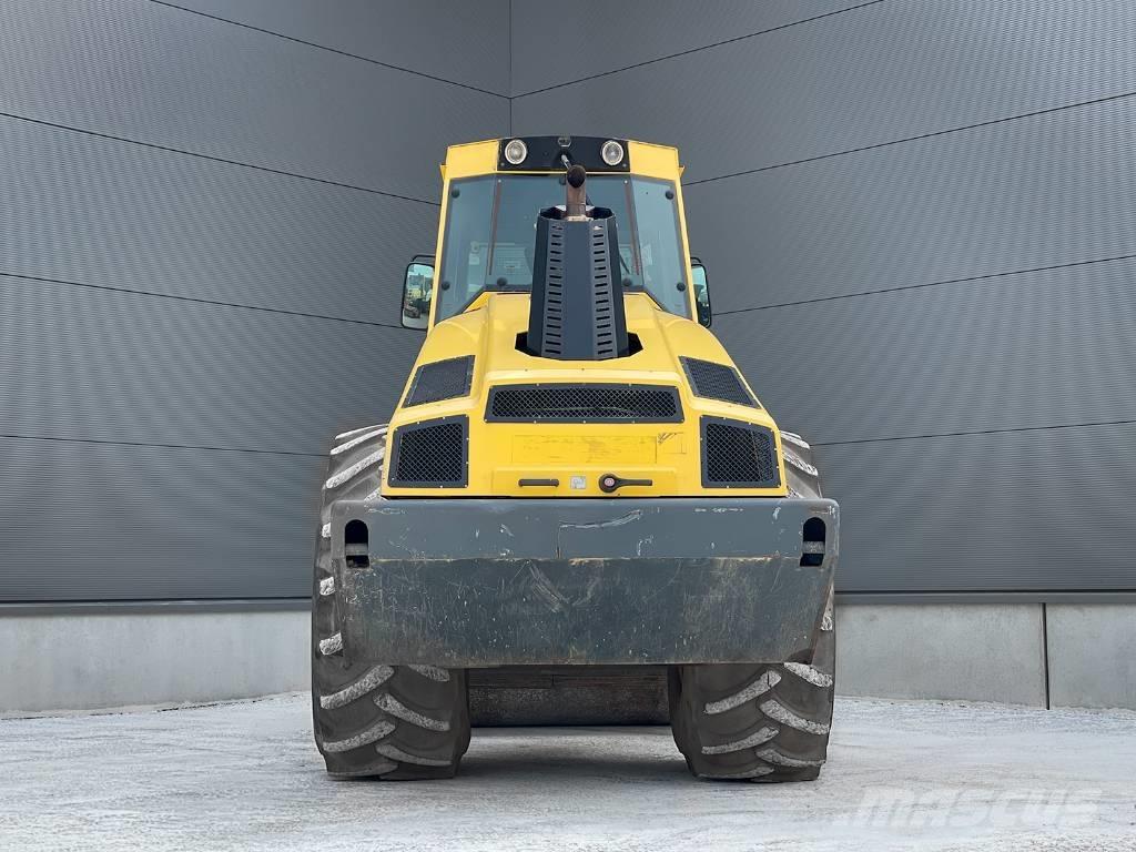 Bomag BW 216 DH-4i Ťahačové valce