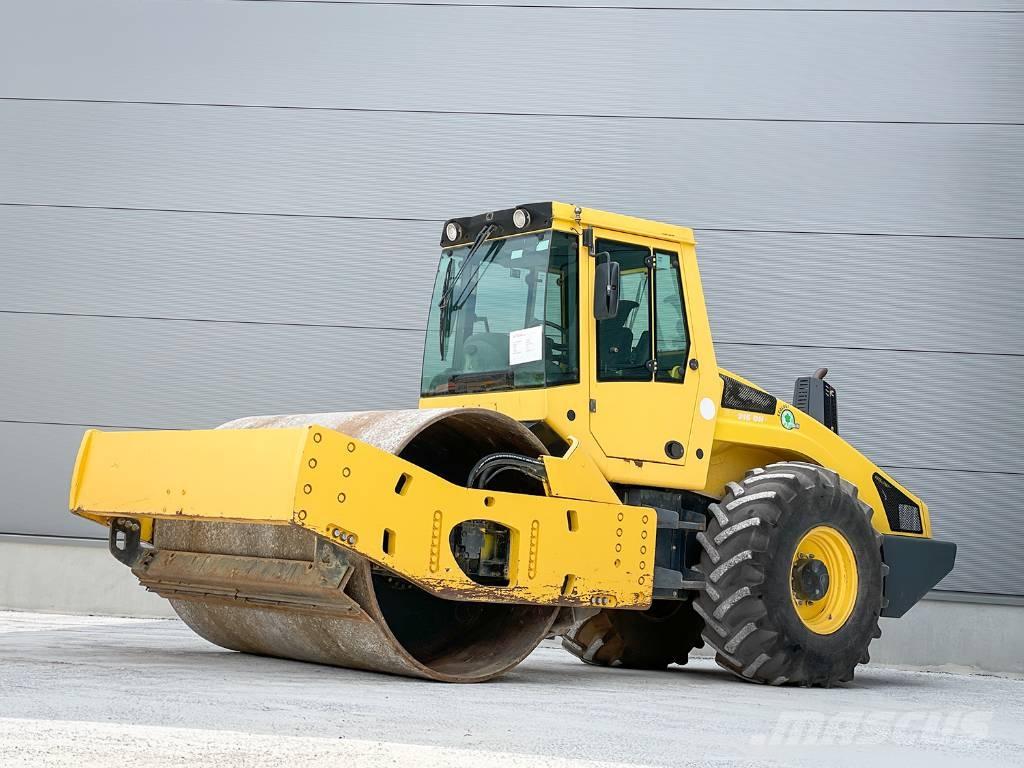 Bomag BW 216 DH-4i Ťahačové valce