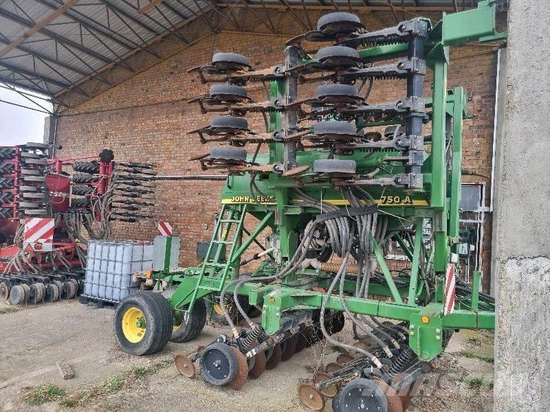 John Deere 750 A Mechanické sejačky