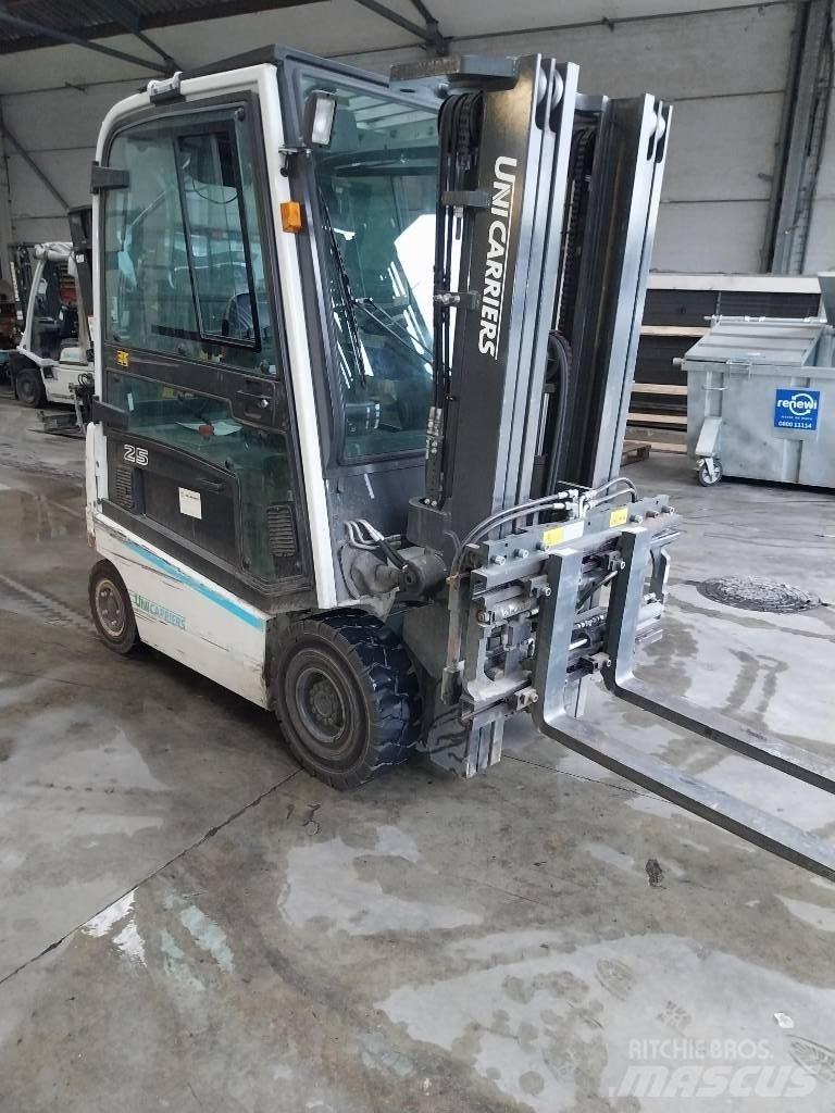 UniCarriers QX25 Akumulátorové vozíky