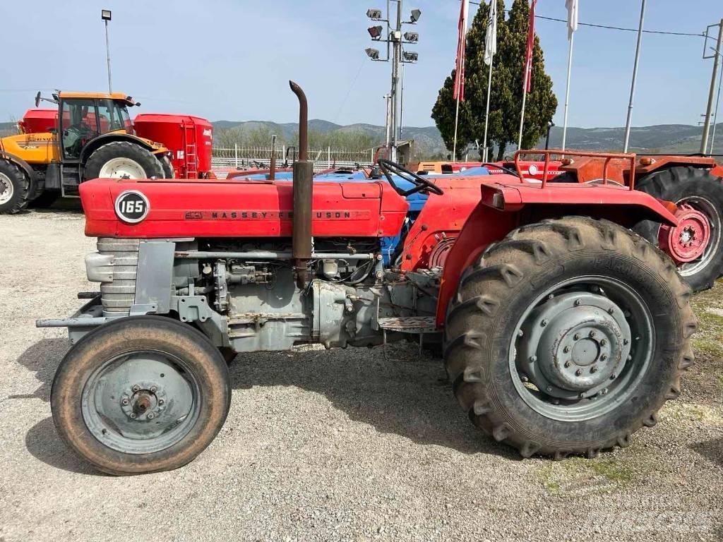 Massey Ferguson 165 Traktory