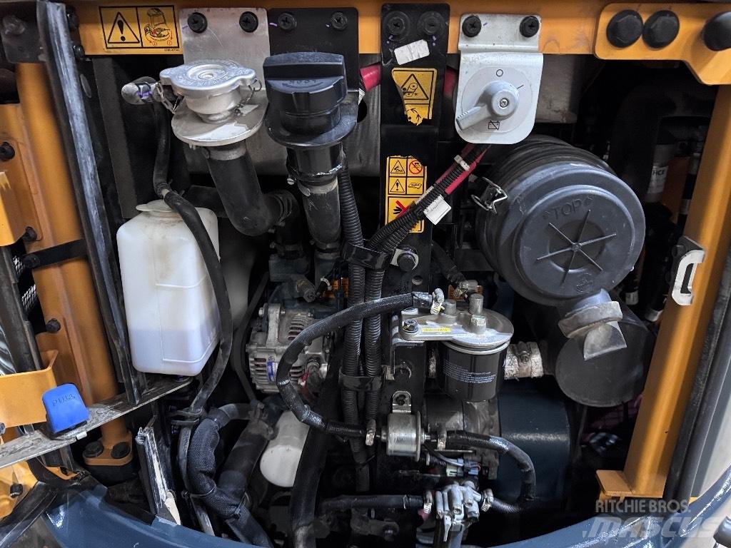 Hyundai R25Z-9 AK Mini rýpadlá < 7t