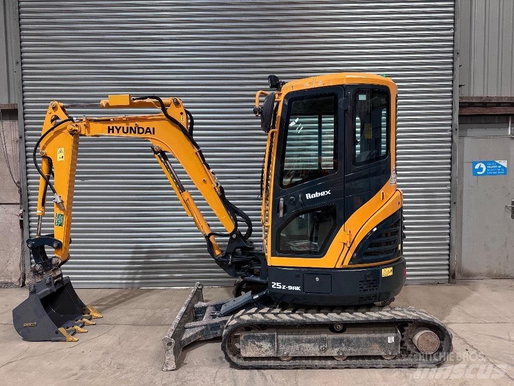 Hyundai R25Z-9 AK Mini rýpadlá < 7t