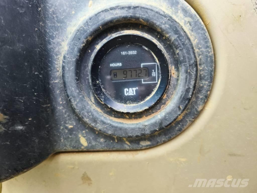 CAT 318 C Pásové rýpadlá