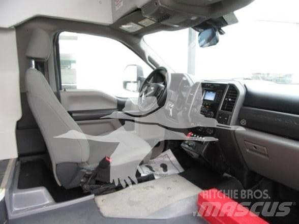 Ford F550 Stavebníctvo - ostatné