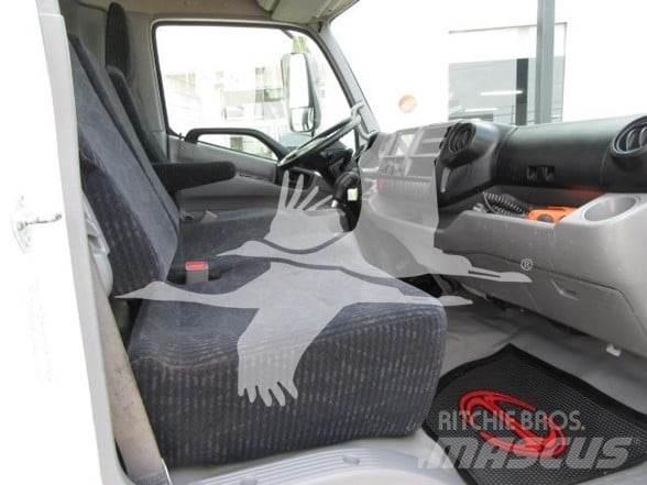 Hino 195 Plošinové nákladné automobily/nákladné automobily so sklápacími bočnicami