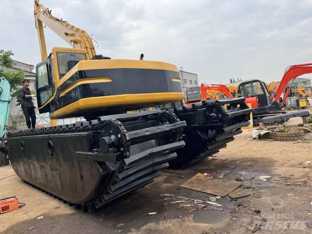 CAT 320 B L Pásové rýpadlá