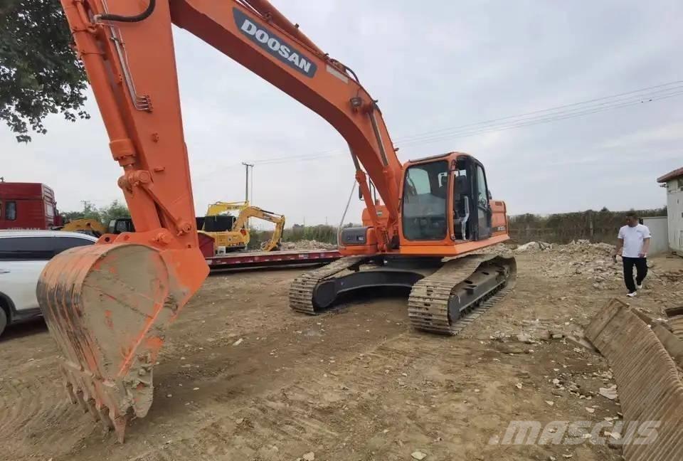 Doosan DX300LC Pásové rýpadlá